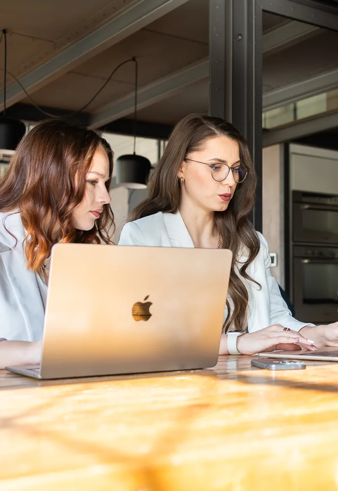 Kristýna Bínová and Dagmar Kotková working together